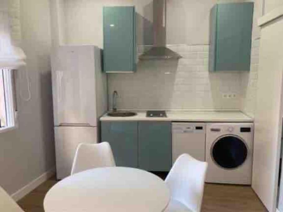 Romantico Apartamento Cerca La Playa 2 อัลเมรีอา ภายนอก รูปภาพ