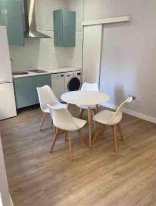 Romantico Apartamento Cerca La Playa 2 อัลเมรีอา ภายนอก รูปภาพ